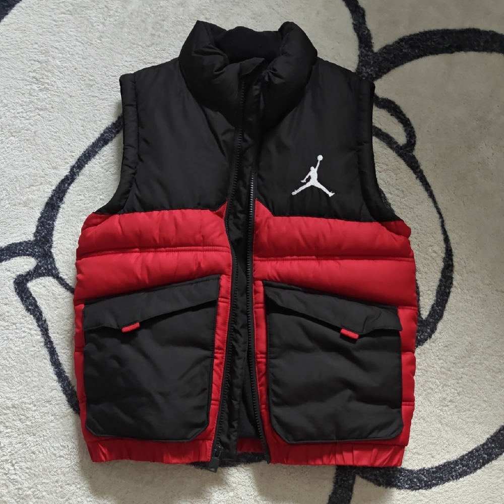 Jordan Kids Vest in Black and Red